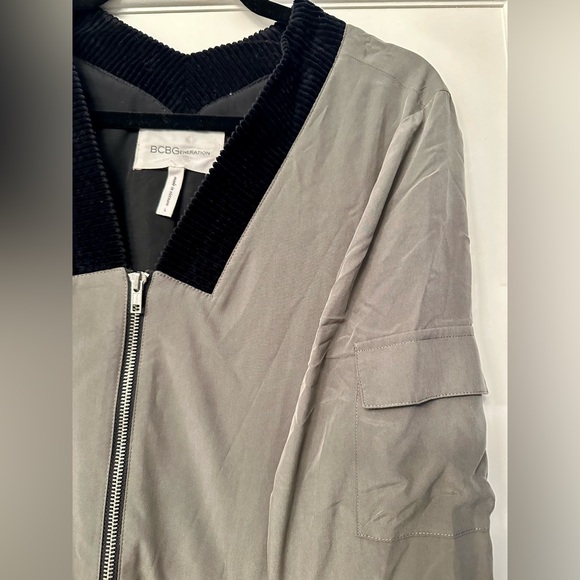 BCBGeneration Olive Green Cropped Bomber Jacket - Picture 3 of 6